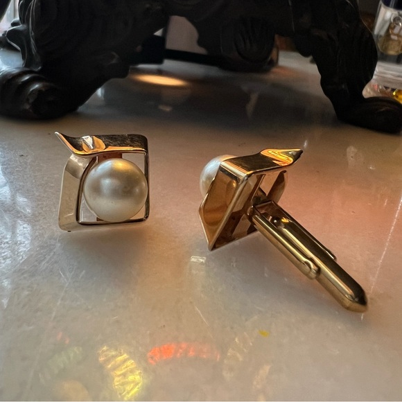 Vintage SWANK Faux Pearl Unisex Cuff Links - Picture 4 of 4